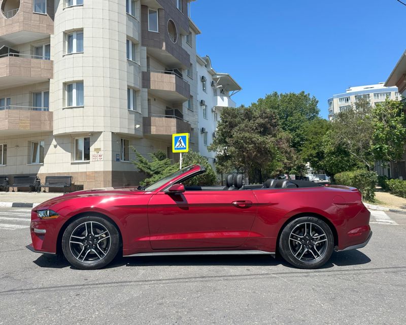 Ford Mustang Спорт купе / Кабриолет